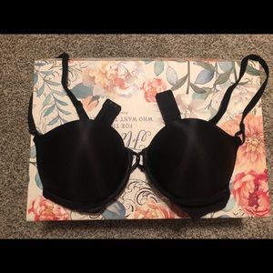 Victoria Secret plunge push-up bra (never worn)